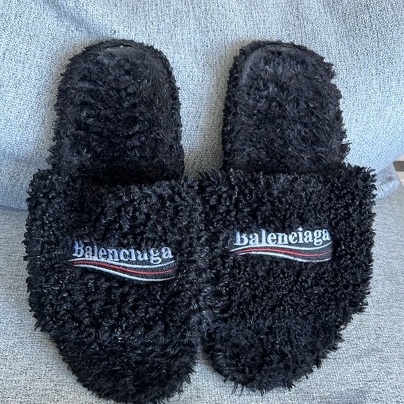Balenciaga Men's Furry Slide Sandal - Picture 5 of 5